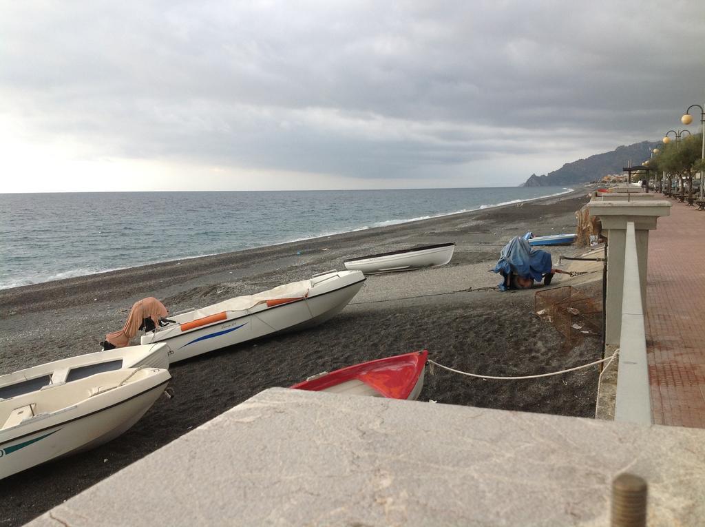 Pensione S. Antonio Ristorante Silvia Furci Siculo Buitenkant foto