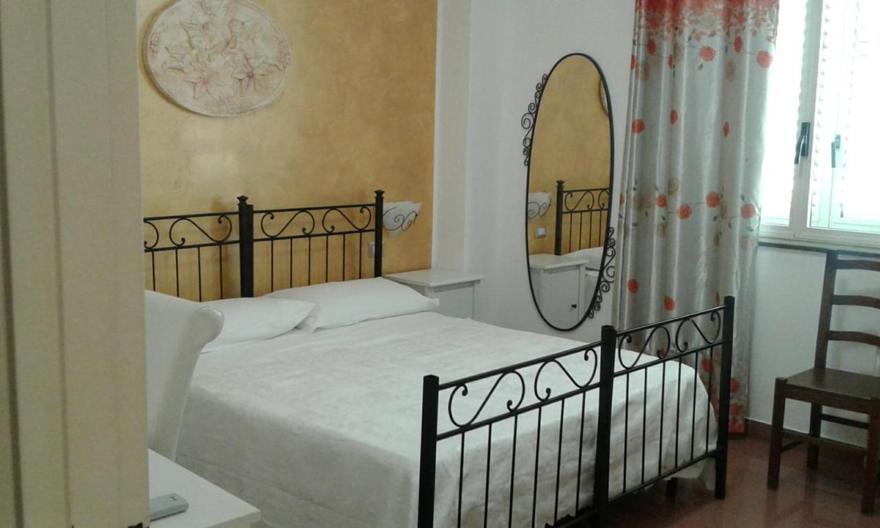 Pensione S. Antonio Ristorante Silvia Furci Siculo Buitenkant foto