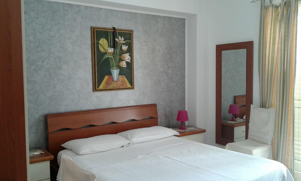 Pensione S. Antonio Ristorante Silvia Furci Siculo Buitenkant foto