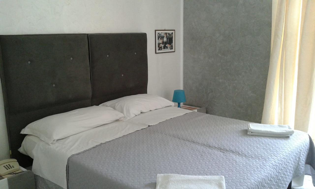 Pensione S. Antonio Ristorante Silvia Furci Siculo Buitenkant foto